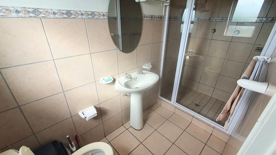 3 Bedroom Property for Sale in Golden Mile Western Cape